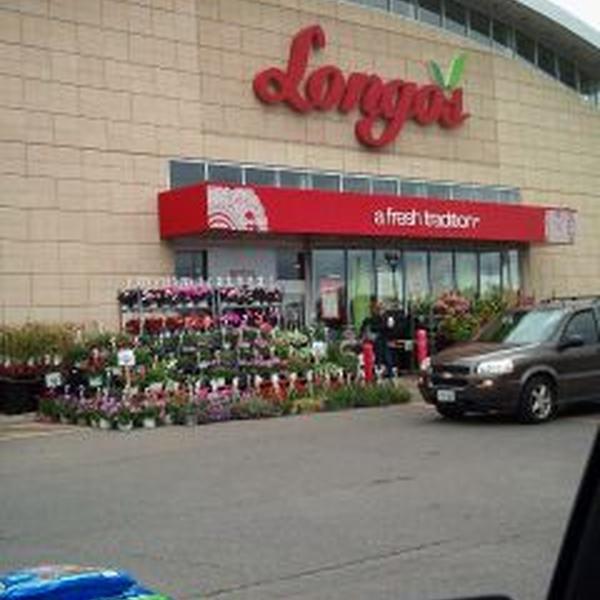 Photo taken at Longo's by Brian R. on 6/26/2011-加拿大密西沙加邱吉尔大道莱尔德路3163 Photo taken at Longo's by Brian R. on 6/26/2011
