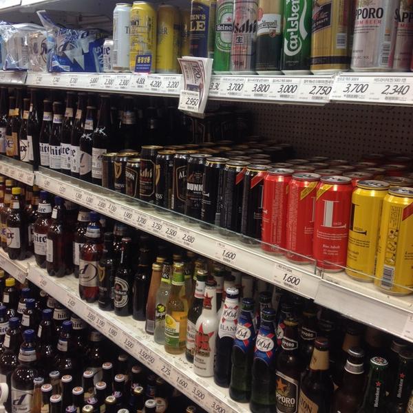 Photo taken at 롯데마트 (LOTTE Mart) by Milano L. on 7/5/2014