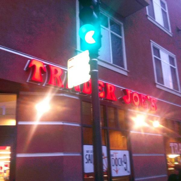 Photo taken at Trader Joe's by Sam S. on 3/9/2011-美国加利福尼亚州旧金山湾街401 Photo taken at Trader Joe's by Sam S. on 3/9/2011