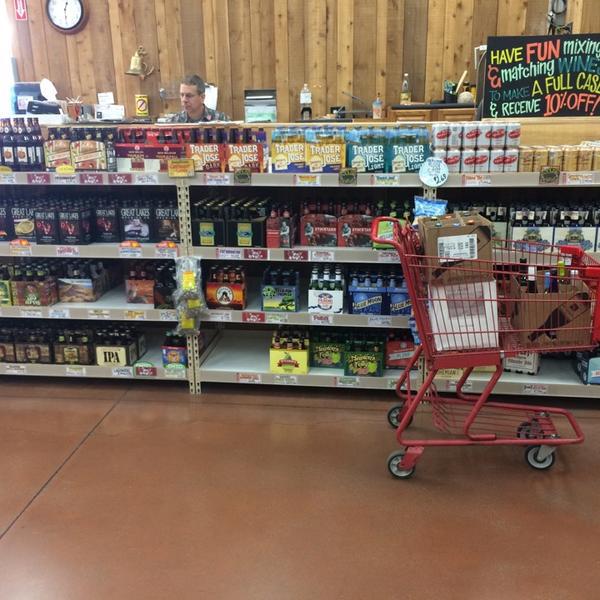 Photo taken at Trader Joe's by Paul W. on 10/11/2014-俄亥俄州哥伦布伊斯顿环路3888 Photo taken at Trader Joe's by Paul W. on 10/11/2014