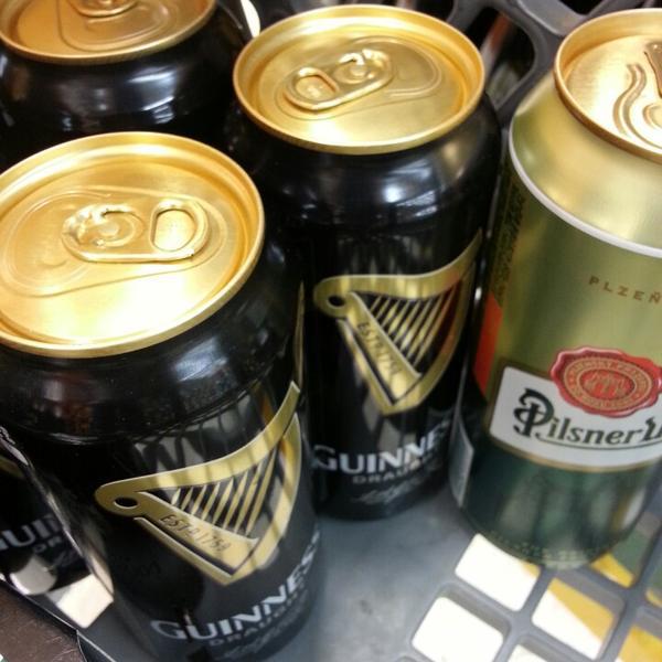 Photo taken at 이마트 (E-Mart) by eunjung s. on 12/14/2013-济州西归浦市9209易买得超市 Photo taken at 이마트 (E-Mart) by eunjung s. on 12/14/2013