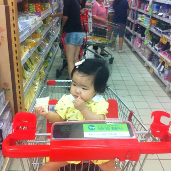 Photo taken at 홈플러스 / Home plus by seongjin K. on 7/8/2012-京畿道华城市泰安区399号 Photo taken at 홈플러스 / Home plus by seongjin K. on 7/8/2012