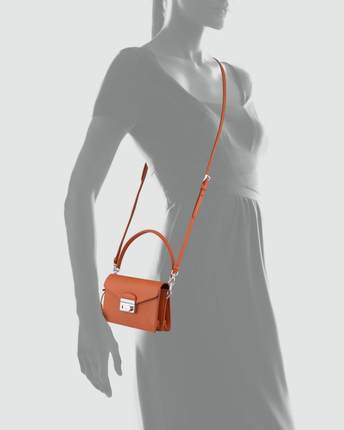 美国直邮Prada/普拉达 N5892S 女迷你金属扣时尚单肩包包邮 美国直邮Prada/普拉达 N5892S 女迷你金属扣时尚单肩包包邮