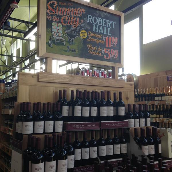 Photo taken at Trader Joe's by Bay Area D. on 6/3/2013-加尼福尼亚旧金山海德街1095(在加州街) Photo taken at Trader Joe's by Bay Area D. on 6/3/2013