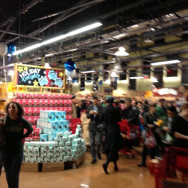 Photo taken at Trader Joe's by Monica D. on 11/30/2012-加尼福尼亚旧金山海德街1095(在加州街) Photo taken at Trader Joe's by Monica D. on 11/30/2012