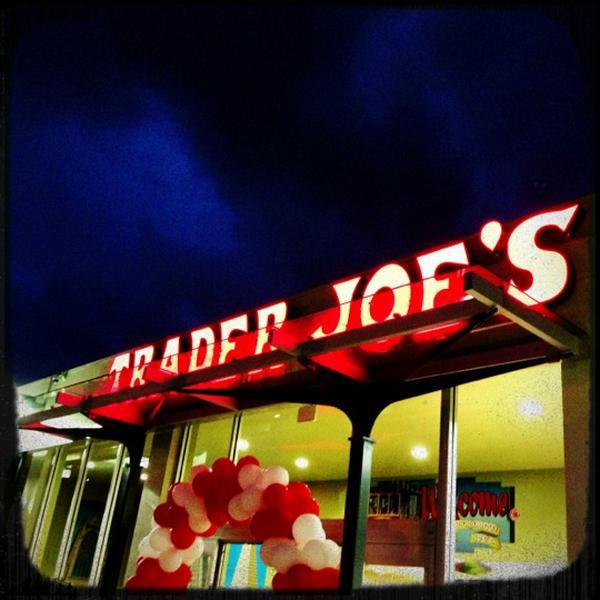 Photo taken at Trader Joe's by j z. on 12/7/2012-加尼福尼亚旧金山海德街1095(在加州街) Photo taken at Trader Joe's by j z. on 12/7/2012