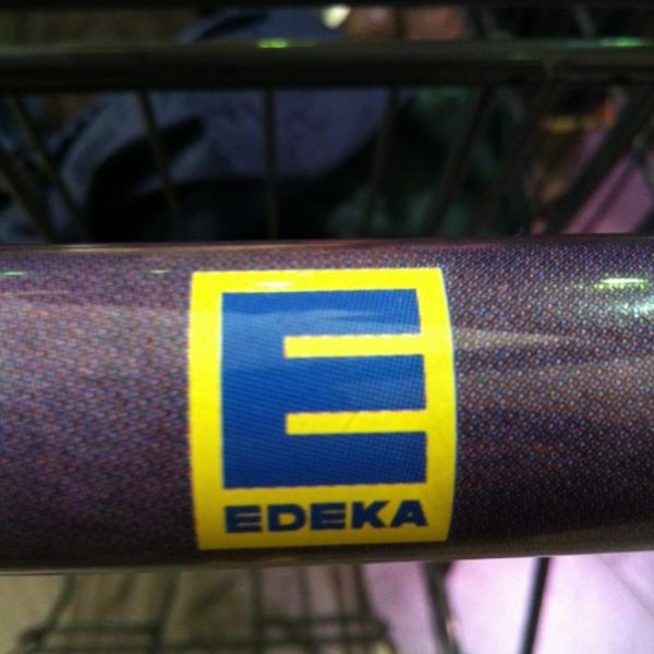 Photo taken at EDEKA Melic by ACHTUNG FUSSBALL™ on 5/5/2012