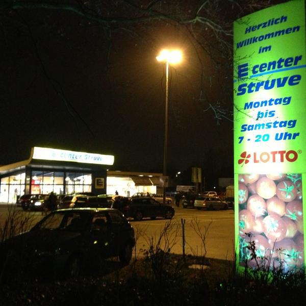 EDEKA center Struve图片库