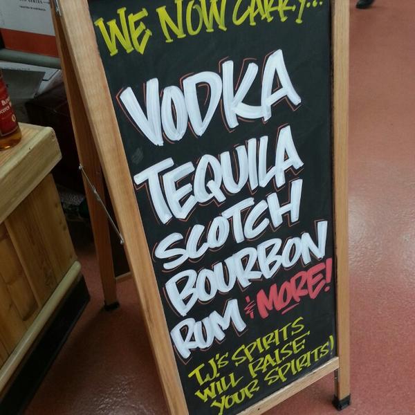 Photo taken at Trader Joe's by Ryan Z. on 3/29/2013-伊利诺州芝加哥市安大略湖路44号 Photo taken at Trader Joe's by Ryan Z. on 3/29/2013