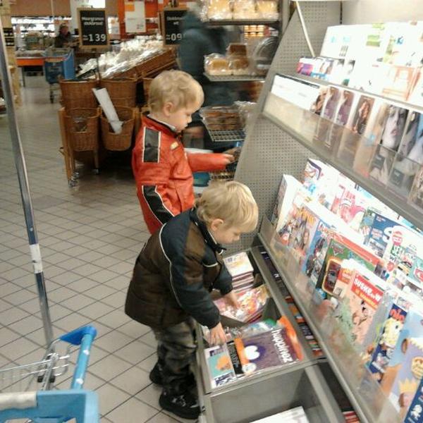 Photo taken at Albert Heijn by Rob v. on 1/5/2012
