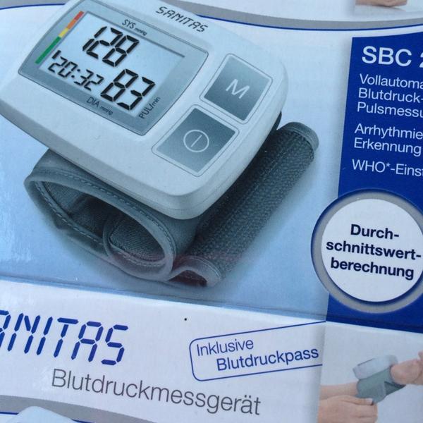 Photo taken at Rossmann by Lis X. on 3/11/2014