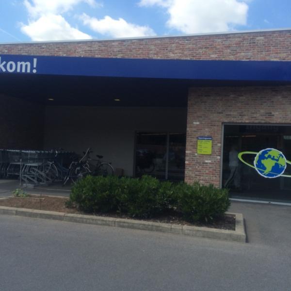 Photo taken at Bio-Planet Mechelen by Joyce V. on 6/23/2014