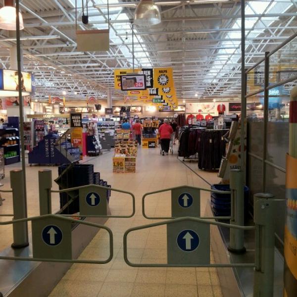 Photo taken at K-citymarket by Aleksandr M. on 8/19/2012-芬兰中部于韦斯屈莱锤街29 Photo taken at K-citymarket by Aleksandr M. on 8/19/2012