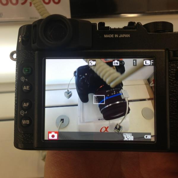 Photo taken at 롯데마트 (LOTTE Mart) by zZenie on 5/18/2013