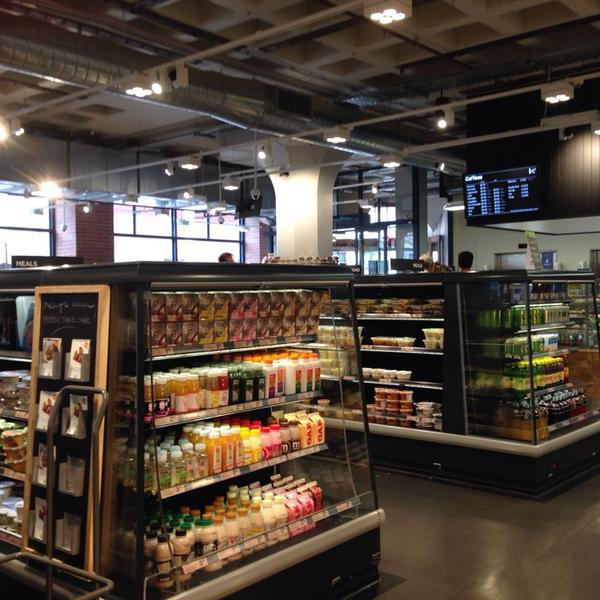 Photo taken at Woolworths by Shinta B. on 3/4/2014