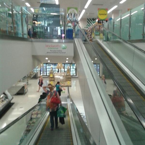 澳洲当地居民买的东西Woolworths超市阿德莱德店图片库