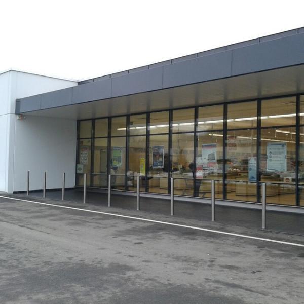 Photo taken at Hofer by Stefan R. on 2/21/2014-奥地利施泰尔马克州莱奥本广场路15号 Photo taken at Hofer by Stefan R. on 2/21/2014