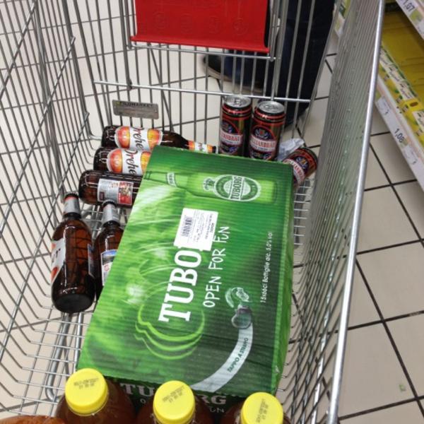 Photo taken at Centro Commerciale Auchan by Andrea L. on 4/7/2012-意大利伦巴第维莫德罗内11号国际公路上行229公里 Photo taken at Centro Commerciale Auchan by Andrea L. on 4/7/2012