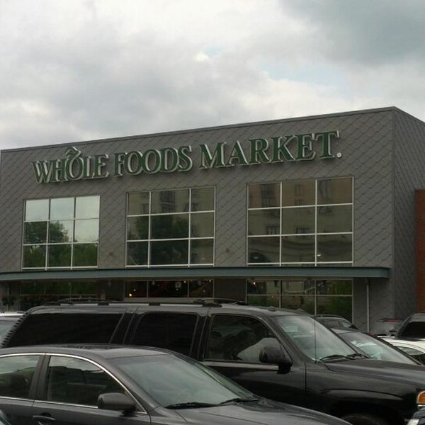 Photo taken at Whole Foods Market by John M. on 8/18/2012-佐治亚州亚特兰大市百步码头路西北(在安德鲁斯西北)77 Photo taken at Whole Foods Market by John M. on 8/18/2012