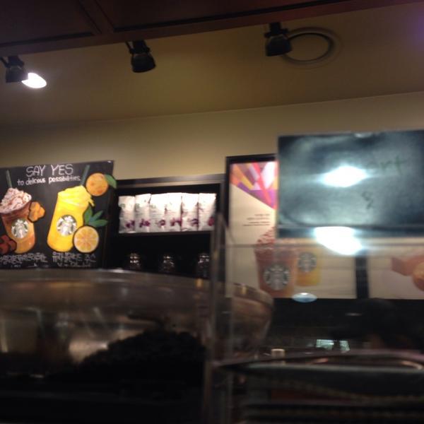 Photo taken at 이마트 트레이더스 (e-mart Traders) by Evelyn J. on 5/19/2014-釜山广域市釜山镇区81易买得超市 Photo taken at 이마트 트레이더스 (e-mart Traders) by Evelyn J. on 5/19/2014