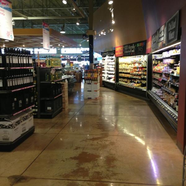 Photo taken at Whole Foods Market by ♞Eddie♚ on 4/7/2013-德克萨斯州圣安东尼奥巴斯路255 Photo taken at Whole Foods Market by ♞Eddie♚ on 4/7/2013