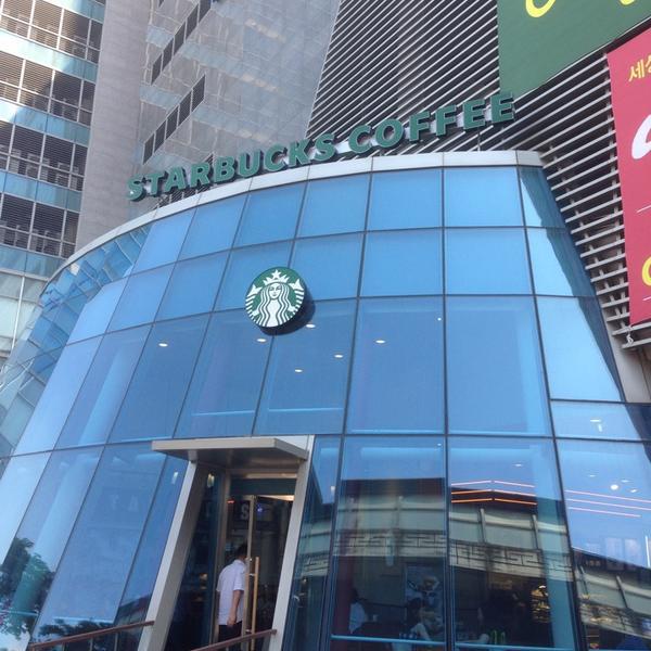 Photo taken at 홈플러스 (Home plus) by C W. on 7/3/2013-首尔市城北区花郞路76号(月谷店) Photo taken at 홈플러스 (Home plus) by C W. on 7/3/2013