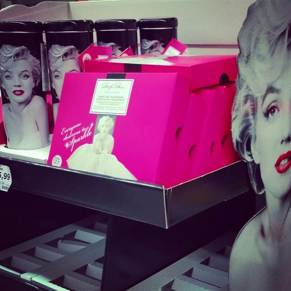 Photo taken at EDEKA by Ayyas Banu U. on 2/18/2015