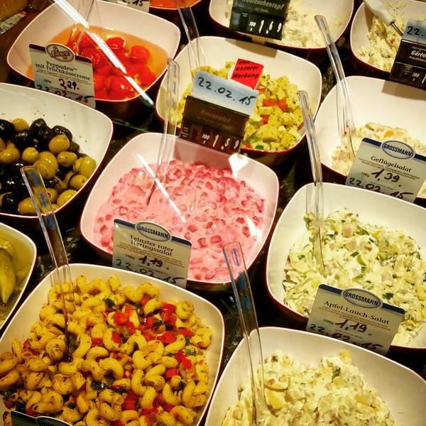 Photo taken at EDEKA by Ayyas Banu U. on 2/21/2015