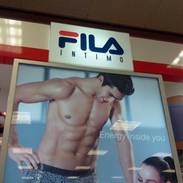 Photo taken at 이마트 (e-mart) by Crystal L. on 2/29/2012