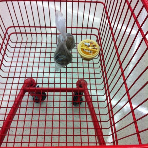 Photo taken at 홈플러스 / Home Plus by 마성의 잠. on 2/15/2012-大田西区107 Photo taken at 홈플러스 / Home Plus by 마성의 잠. on 2/15/2012