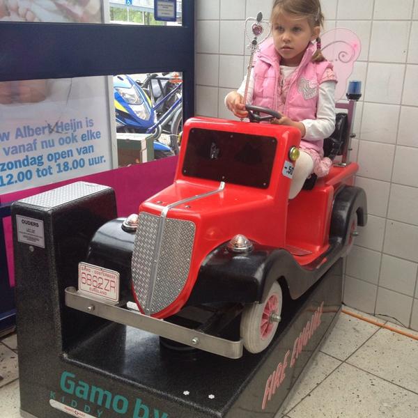 Photo taken at Albert Heijn by Timo B. on 5/18/2013-荷兰格尔德兰阿纳姆汉兹街145号 Photo taken at Albert Heijn by Timo B. on 5/18/2013