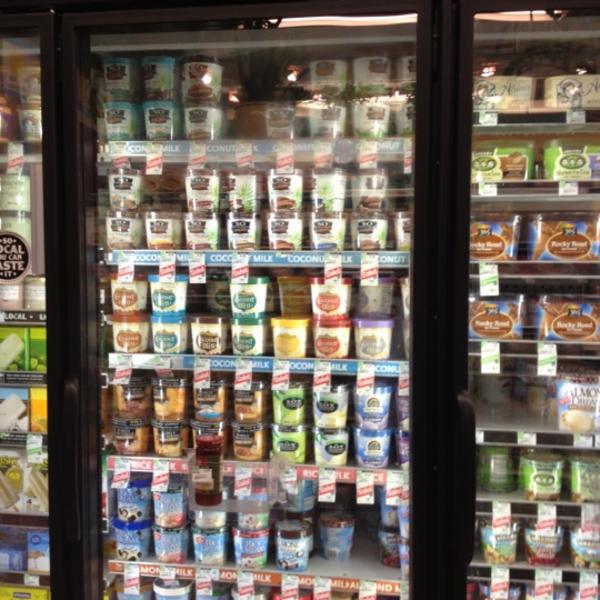 Photo taken at Whole Foods Market by Paratwiter C. on 5/28/2012-加利福尼亚州塞普尔维达大道4520号 Photo taken at Whole Foods Market by Paratwiter C. on 5/28/2012