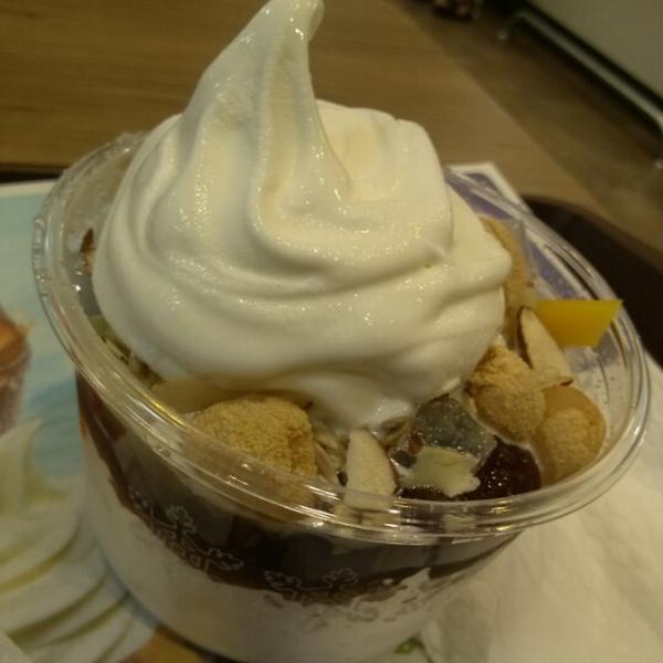 Photo taken at 홈플러스 (Home plus) by Kyutae T. on 8/18/2012