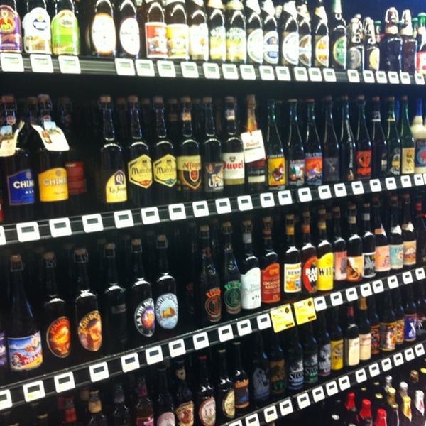 Photo taken at Whole Foods Market by Lewis B. on 5/28/2011-德克萨斯州达拉斯科技公园8190(在格林维尔大道) Photo taken at Whole Foods Market by Lewis B. on 5/28/2011