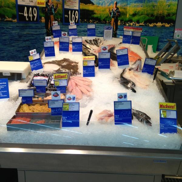 Photo taken at Kaufland by Étienne S. on 4/5/2013-德国柏林喷泉大道105 Photo taken at Kaufland by Étienne S. on 4/5/2013