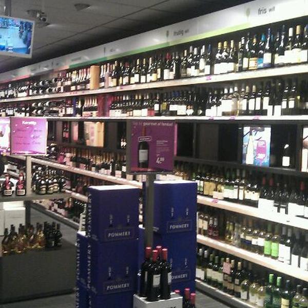 Photo taken at Gall & Gall by Dick d. on 12/24/2011-荷兰乌特勒支马森比森斯朴购物中心 Photo taken at Gall & Gall by Dick d. on 12/24/2011