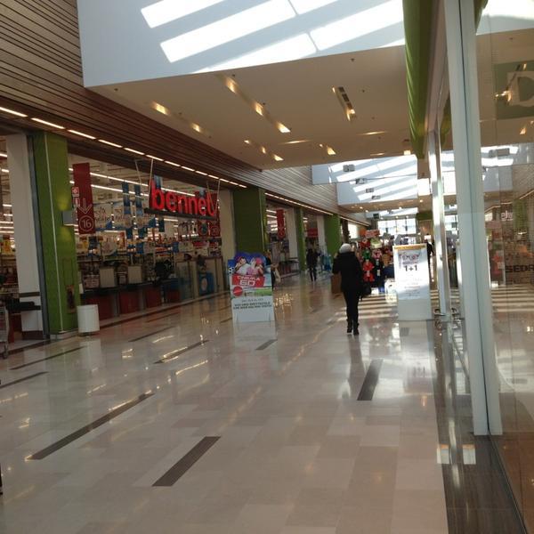 Photo taken at Bennet Sedriano Shopping Center by Alen I. on 2/14/2013-意大利伦巴第塞德里亚诺上谷河道11号 Photo taken at Bennet Sedriano Shopping Center by Alen I. on 2/14/2013