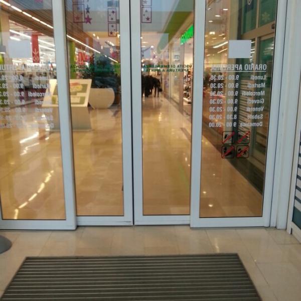 Photo taken at Bennet Sedriano Shopping Center by Gianluca S. on 11/25/2012-意大利伦巴第塞德里亚诺上谷河道11号 Photo taken at Bennet Sedriano Shopping Center by Gianluca S. on 11/25/2012