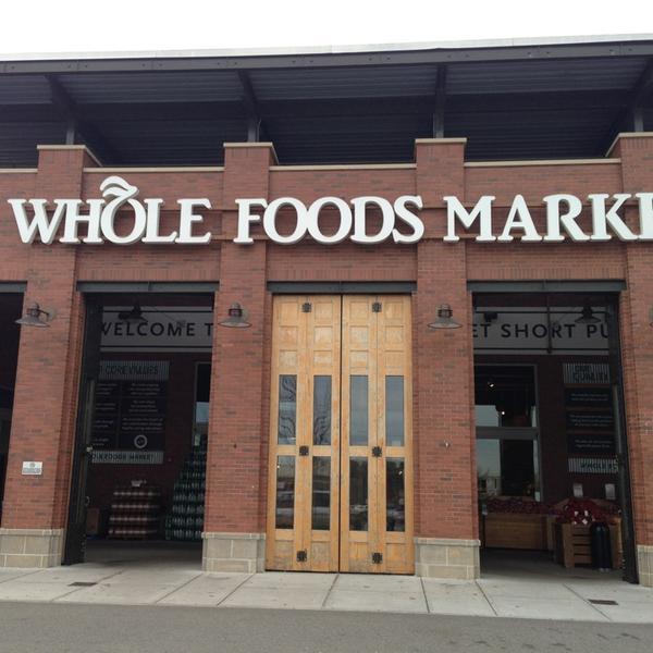 Photo taken at Whole Foods Market by Benno K. on 12/28/2012-美国弗吉尼亚州格伦 - 阿伦西广场街11173 Photo taken at Whole Foods Market by Benno K. on 12/28/2012