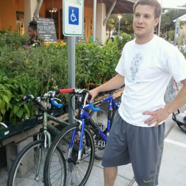 Photo taken at Whole Foods Market by Jennifer Ngo on 5/3/2012-德克萨斯州休斯敦达拉斯街701 Photo taken at Whole Foods Market by Jennifer Ngo on 5/3/2012