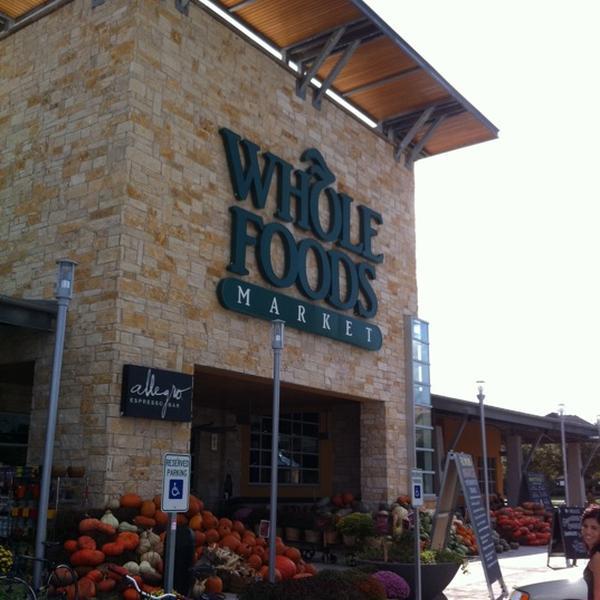 Photo taken at Whole Foods Market by Dave D. on 10/10/2011-德克萨斯州休斯敦达拉斯街701 Photo taken at Whole Foods Market by Dave D. on 10/10/2011