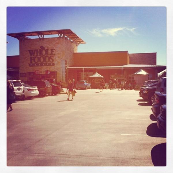 Photo taken at Whole Foods Market by Rick M. on 2/11/2012-德克萨斯州休斯敦达拉斯街701 Photo taken at Whole Foods Market by Rick M. on 2/11/2012