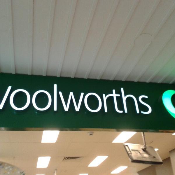 Photo taken at Woolworths by Sean S. on 11/15/2013-新南威尔士州2034库吉区库吉湾路(布鲁克街) Photo taken at Woolworths by Sean S. on 11/15/2013
