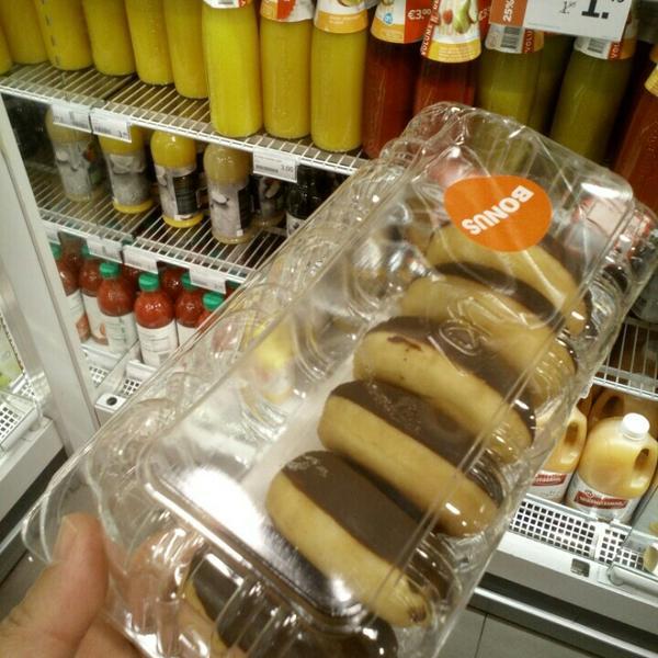 Photo taken at Albert Heijn by Maso B. on 5/13/2015-荷兰阿姆斯特丹斯坦德胡德斯科德101-105 Photo taken at Albert Heijn by Maso B. on 5/13/2015