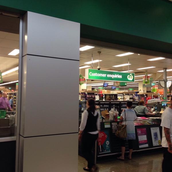 Photo taken at Woolworths by Adrian E. on 11/19/2014-澳大利亚昆士兰州布里斯班皇后街259 Photo taken at Woolworths by Adrian E. on 11/19/2014