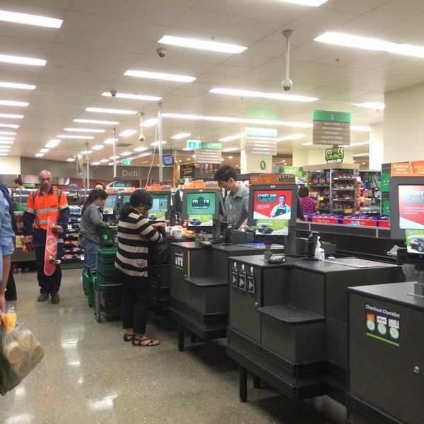 Photo taken at Woolworths by Karina L. on 5/14/2014-澳大利亚昆士兰州布里斯班皇后街259 Photo taken at Woolworths by Karina L. on 5/14/2014