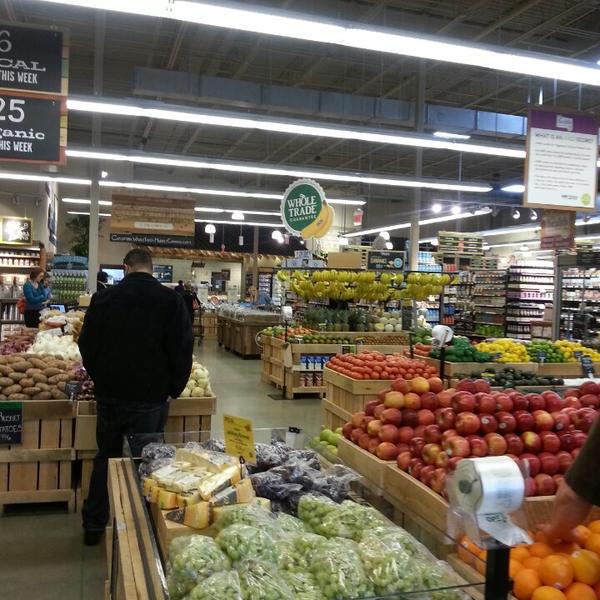 Photo taken at Whole Foods by Sid S. on 3/14/2013-南卡莱罗纳州哥伦比亚市克洛斯山路702号 Photo taken at Whole Foods by Sid S. on 3/14/2013