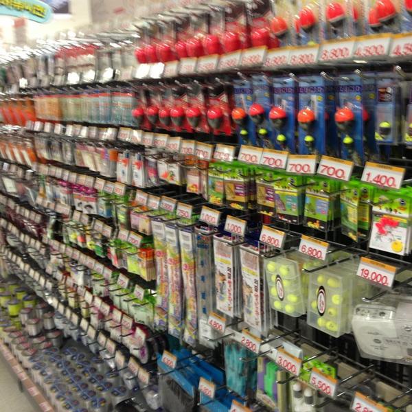 Photo taken at 이마트 (E-Mart) by hesisi on 1/11/2013-忠清北道忠州市新尼面中原洞3420易买得超市 Photo taken at 이마트 (E-Mart) by hesisi on 1/11/2013