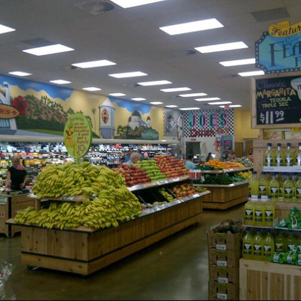 Photo taken at Trader Joe's by Stuart H. on 5/3/2013-美国加利福尼亚州洛杉矶藤街1600 Photo taken at Trader Joe's by Stuart H. on 5/3/2013