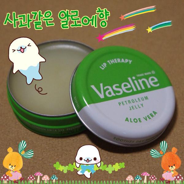 Photo taken at 올리브영 (OLIVE YOUNG) by simply LANG™ on 2/10/2015